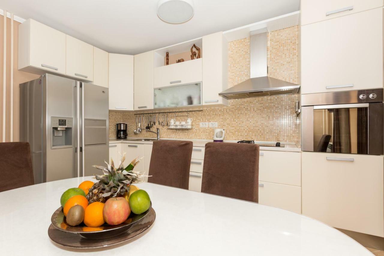 Spacious Apartment Near The Old Town ドゥブロブニク エクステリア 写真