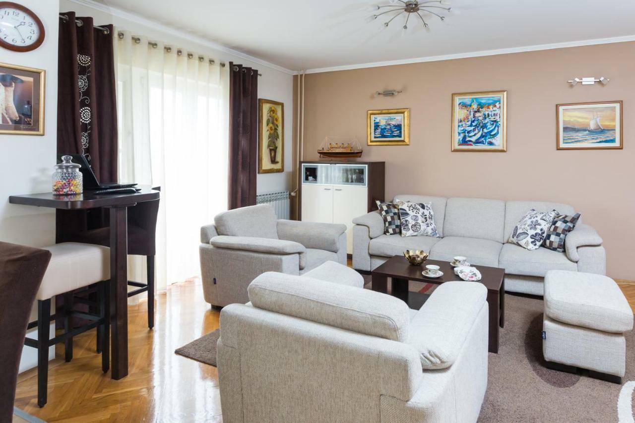 Spacious Apartment Near The Old Town ドゥブロブニク エクステリア 写真
