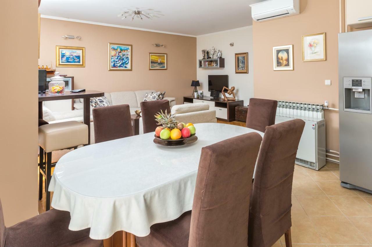 Spacious Apartment Near The Old Town ドゥブロブニク エクステリア 写真