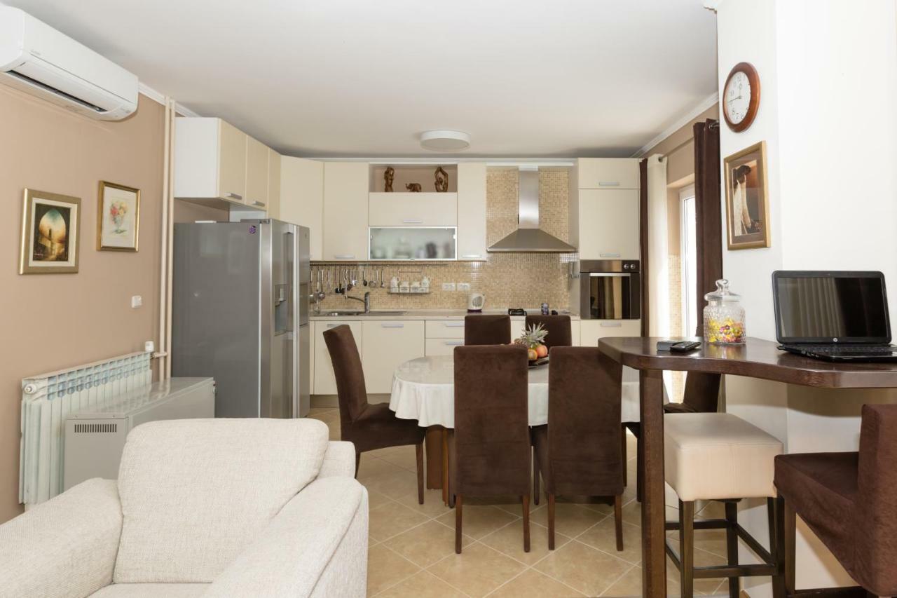 Spacious Apartment Near The Old Town ドゥブロブニク エクステリア 写真