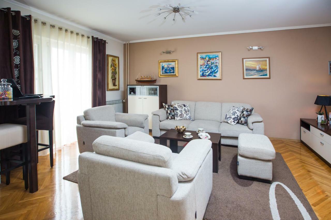 Spacious Apartment Near The Old Town ドゥブロブニク エクステリア 写真